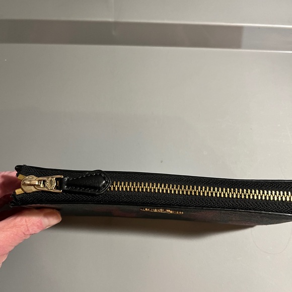 Coach Black Floral Zip Around Wallet Gold Hardware - Picture 2 of 14